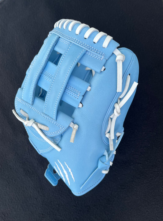 CUB SERIES LIGHT BLUE AND WHITE RHT/LHT