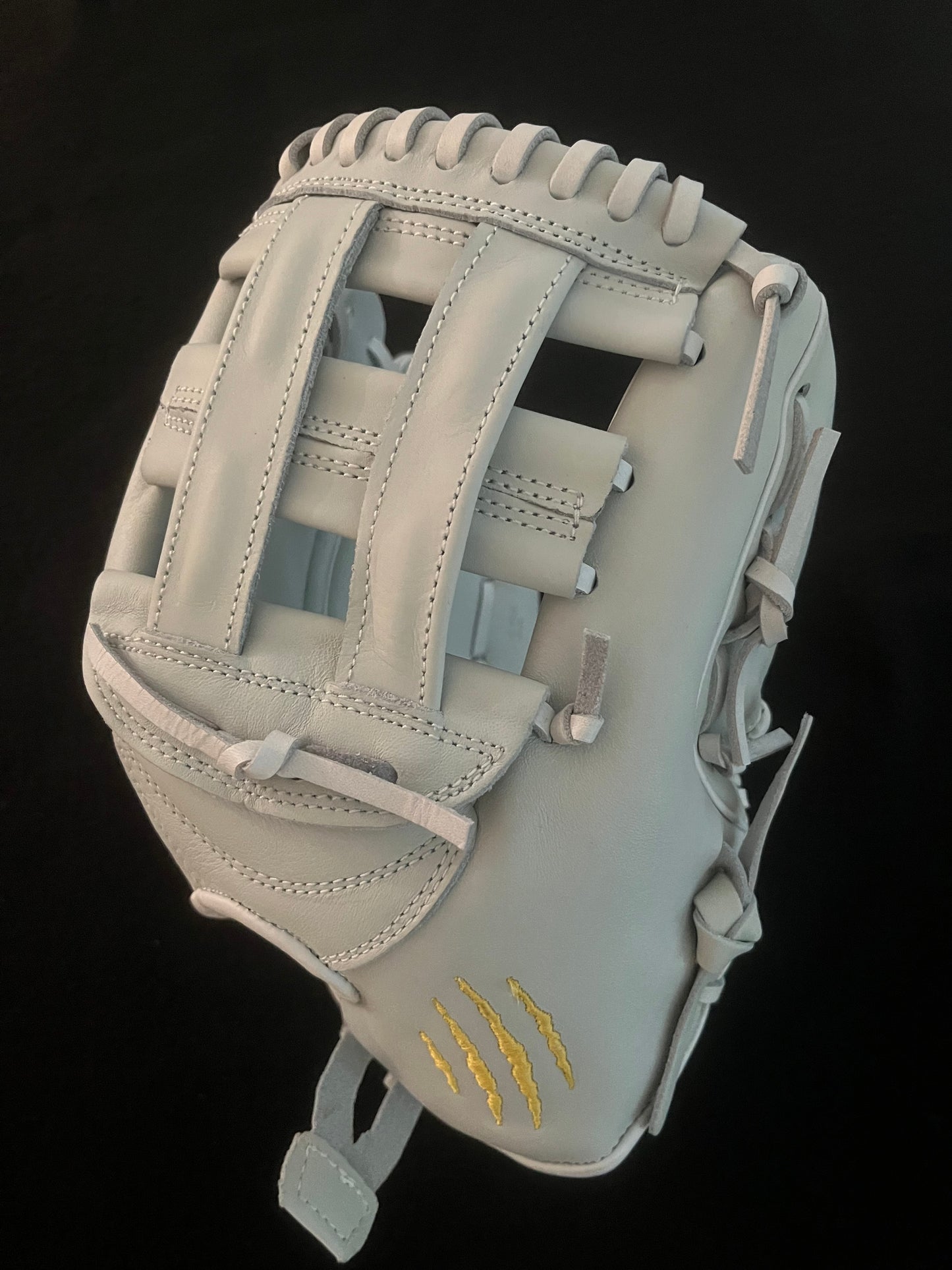 CUB SERIES 12" BABY GRAY AND YELLOW