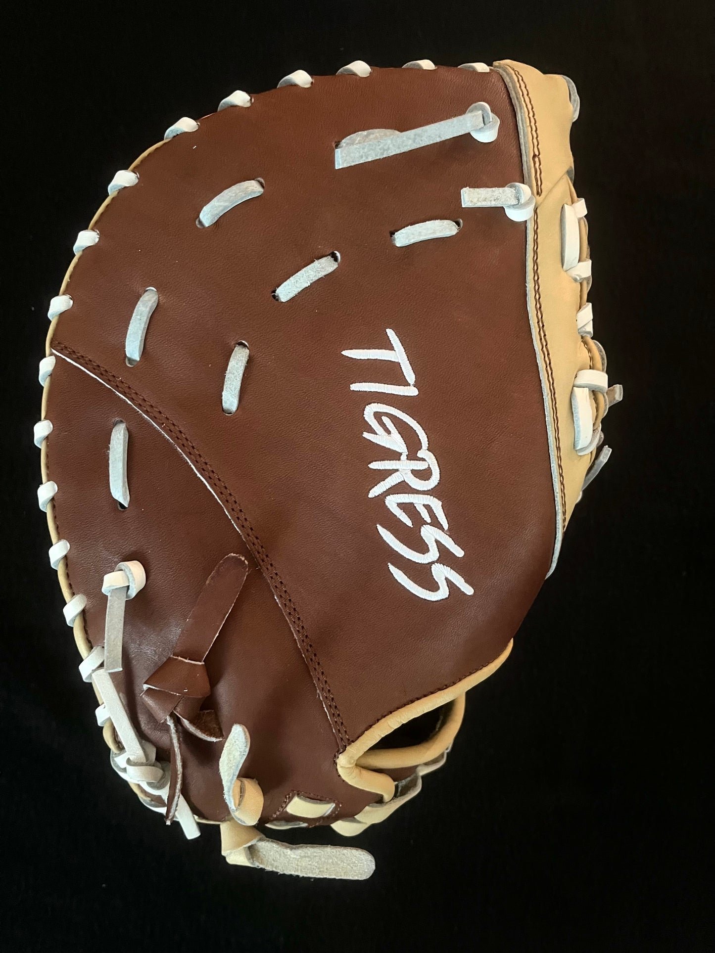 FIRST BASE MOCHA, CAMEL AND WHITE