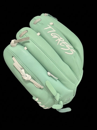 CUB SERIES MINT W/ WHITE LACE AND LOGO